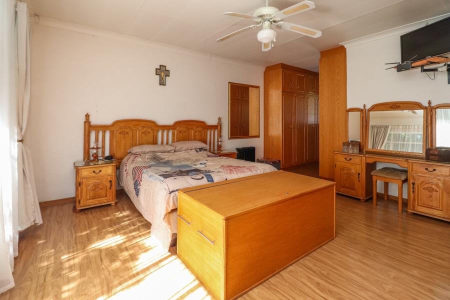 4 Bedroom Property for Sale in Flamwood North West